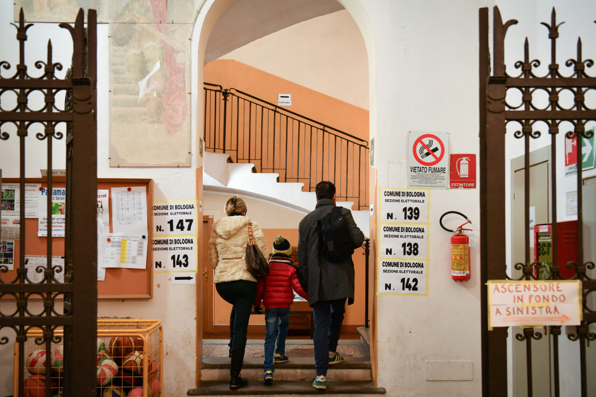 Referendum a ottobre per non fermare le scuole