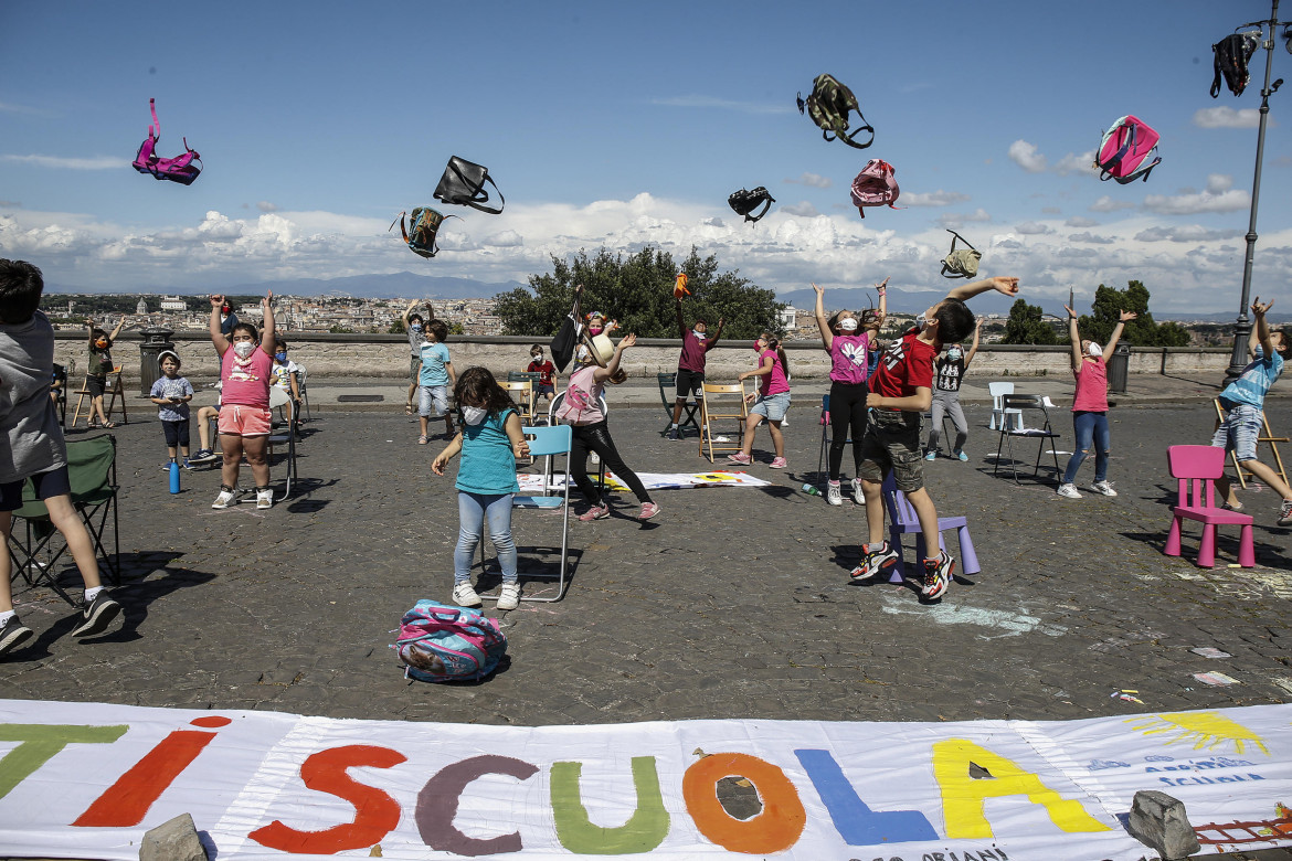 Un grande movimento con un progetto: «Priorità alla scuola»