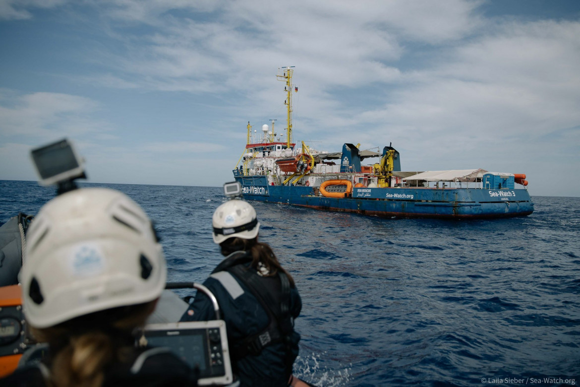 Covid tra i migranti, Salvini attacca Sea Watch