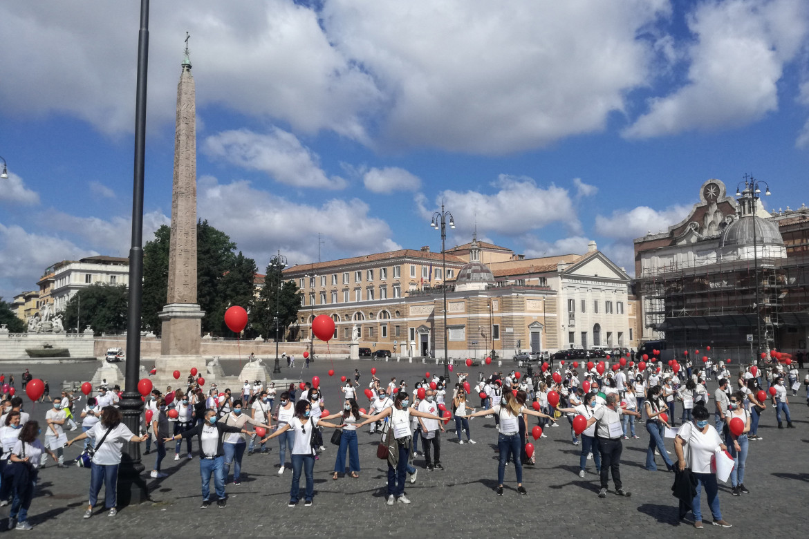 «Basta applausi». La protesta degli infermieri