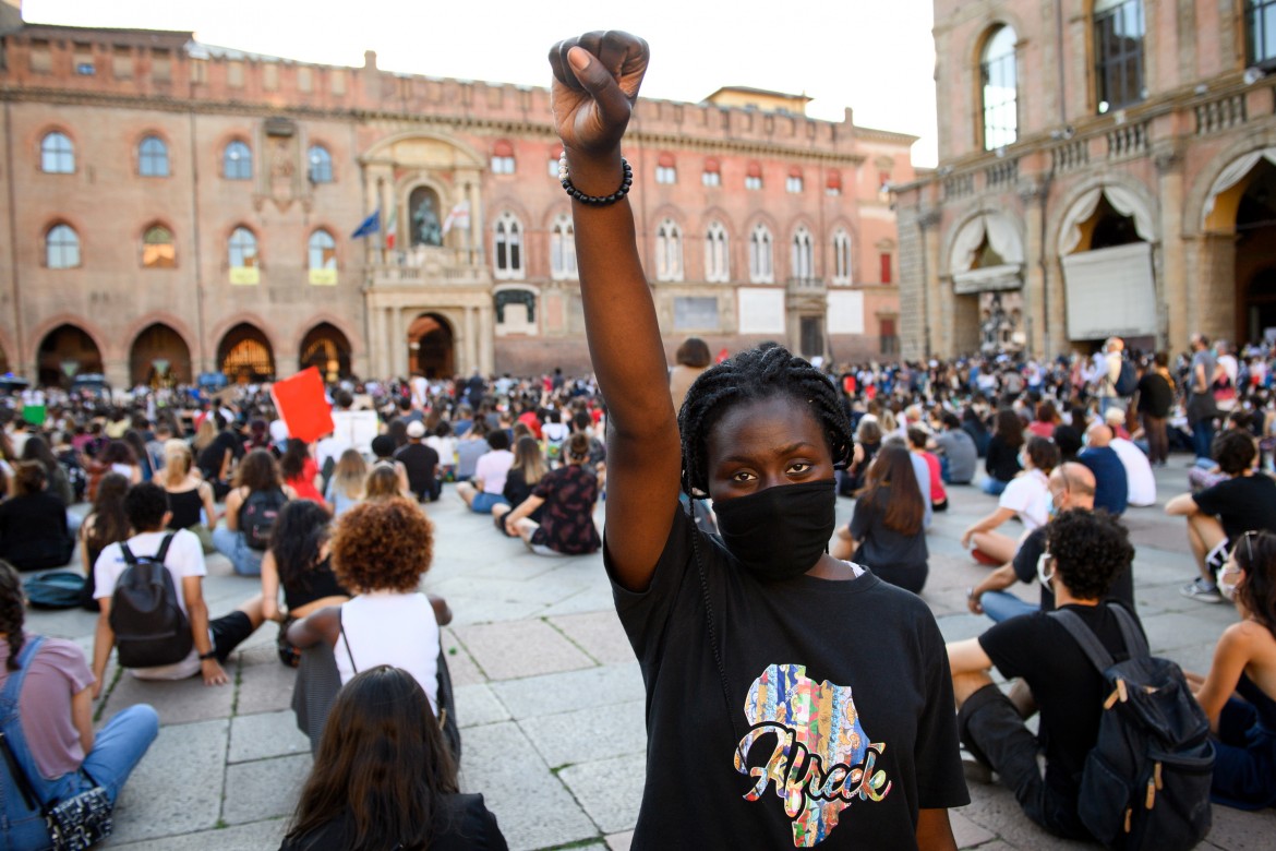 Fenomenologia dello stare in piazza