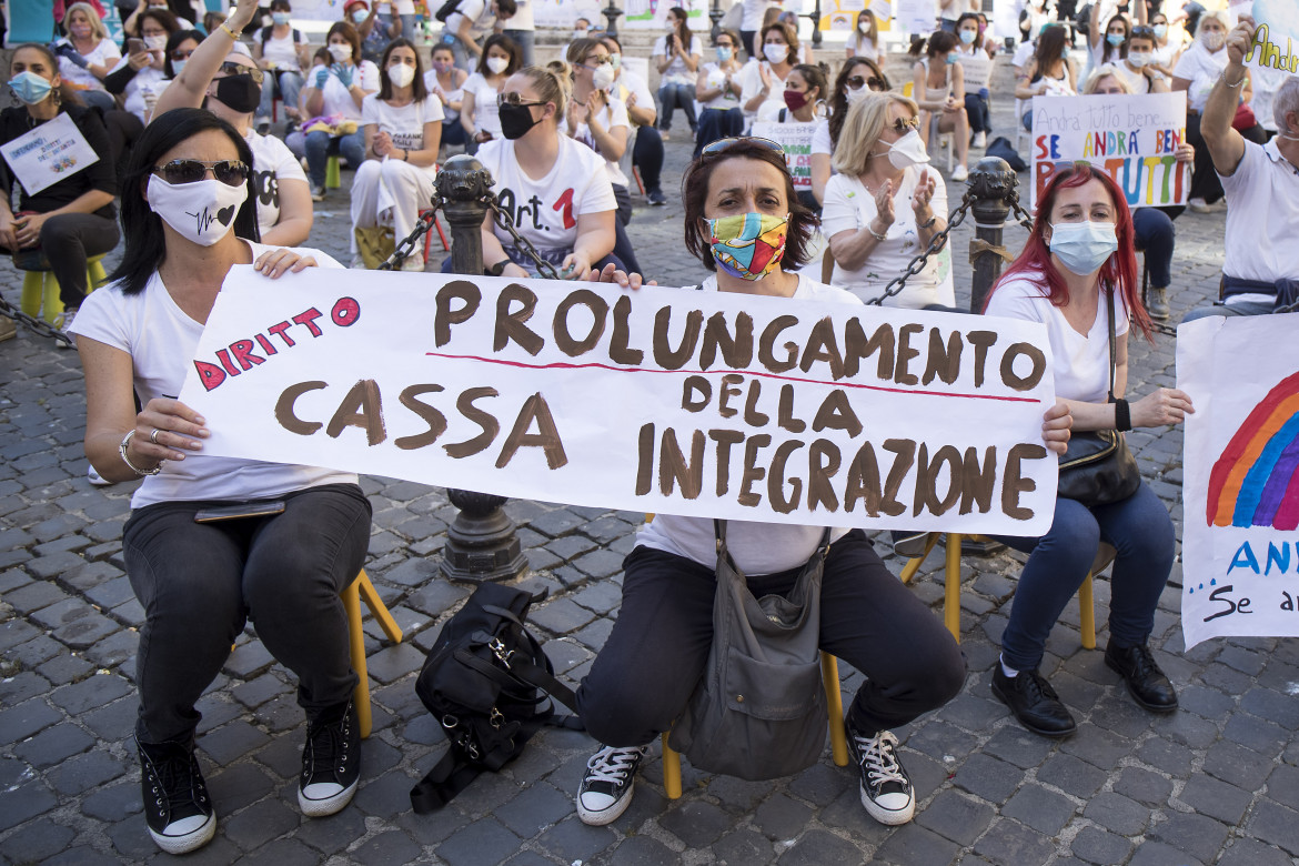 Crollano i precari, crescono i contratti stabili per la Cig e blocco licenziamenti