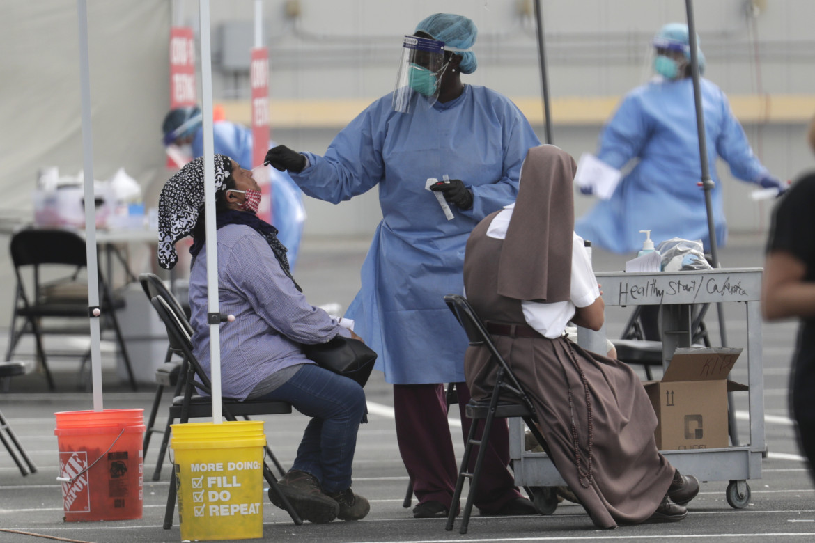 In Florida il virus sta dilagando e la Casa bianca attacca Fauci