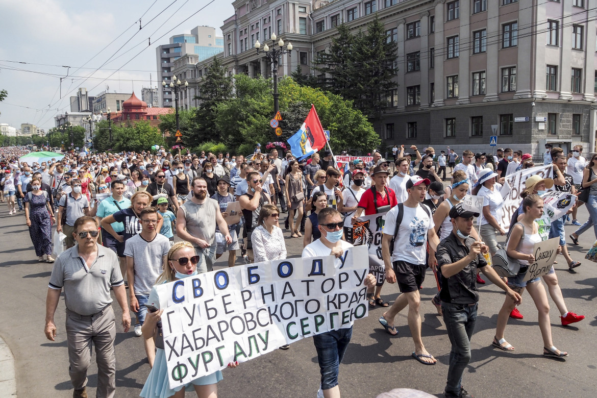 Una crisi «cinese» per Putin, la Siberia scende in piazza