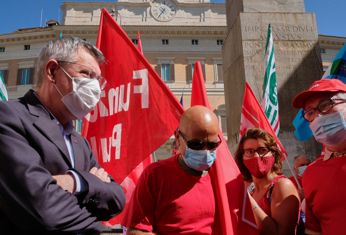 Cgil, Cisl e Uil: «Senza lo stop ai licenziamenti fino a dicembre, sciopero generale il 18 settembre»