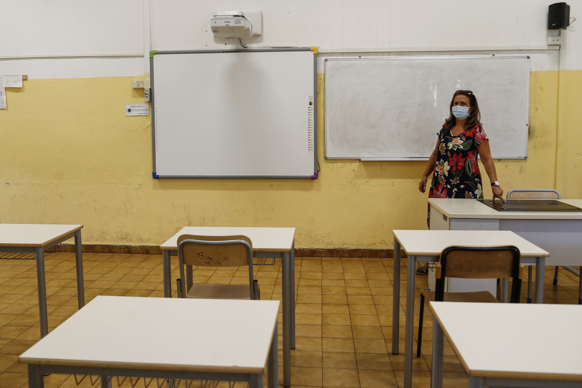 Seggi fuori dalle scuole, Bergamo ci prova (a metà)