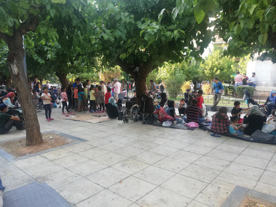 Atene, tra i disperati di Victoria Square