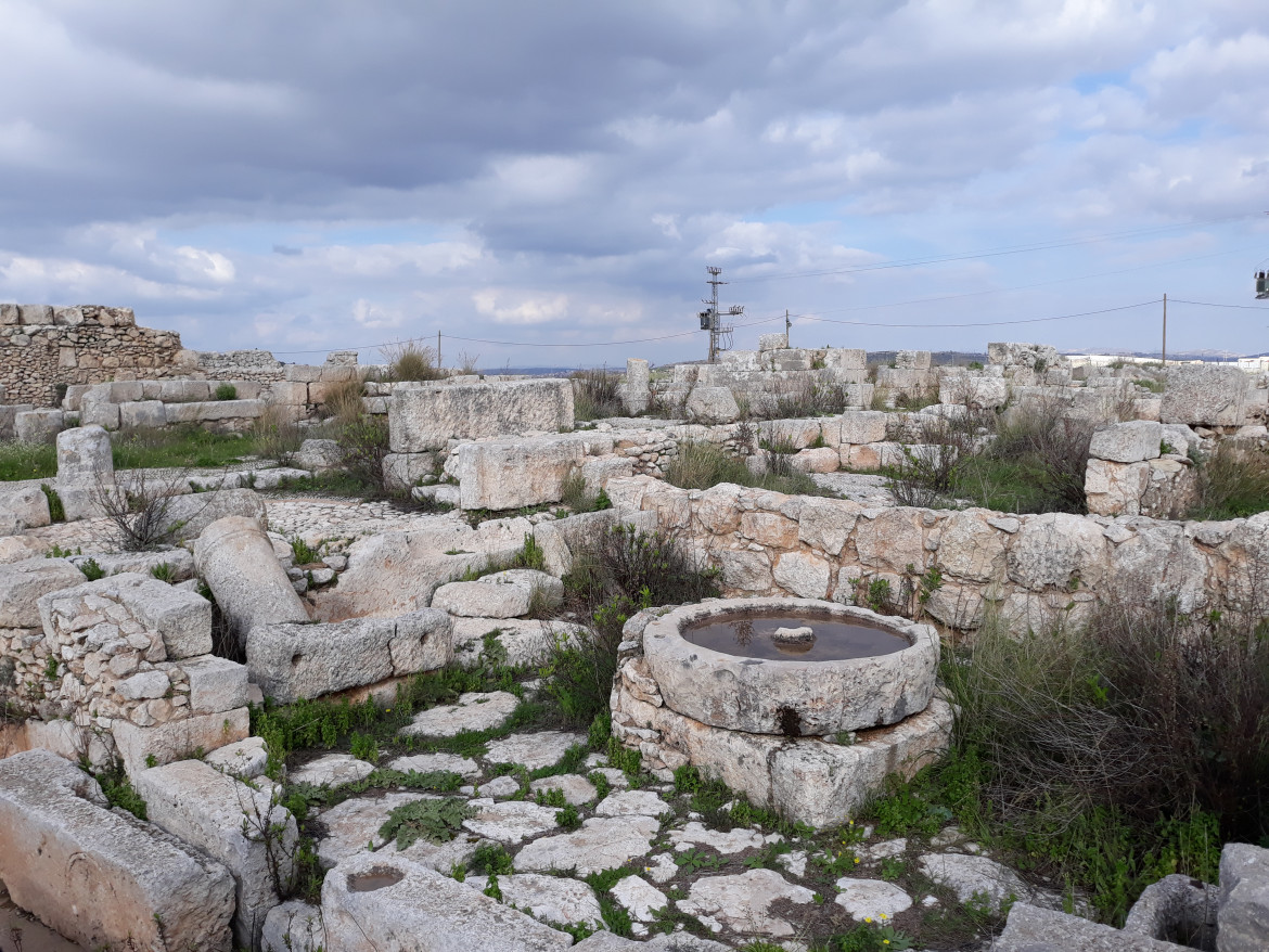 Cisgiordania, ferma l’annessione politica prosegue quella archeologica