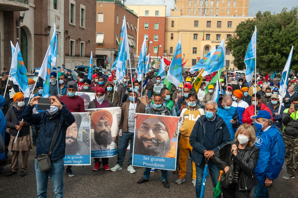 Sciopero braccianti indiani, piazza piena a Latina