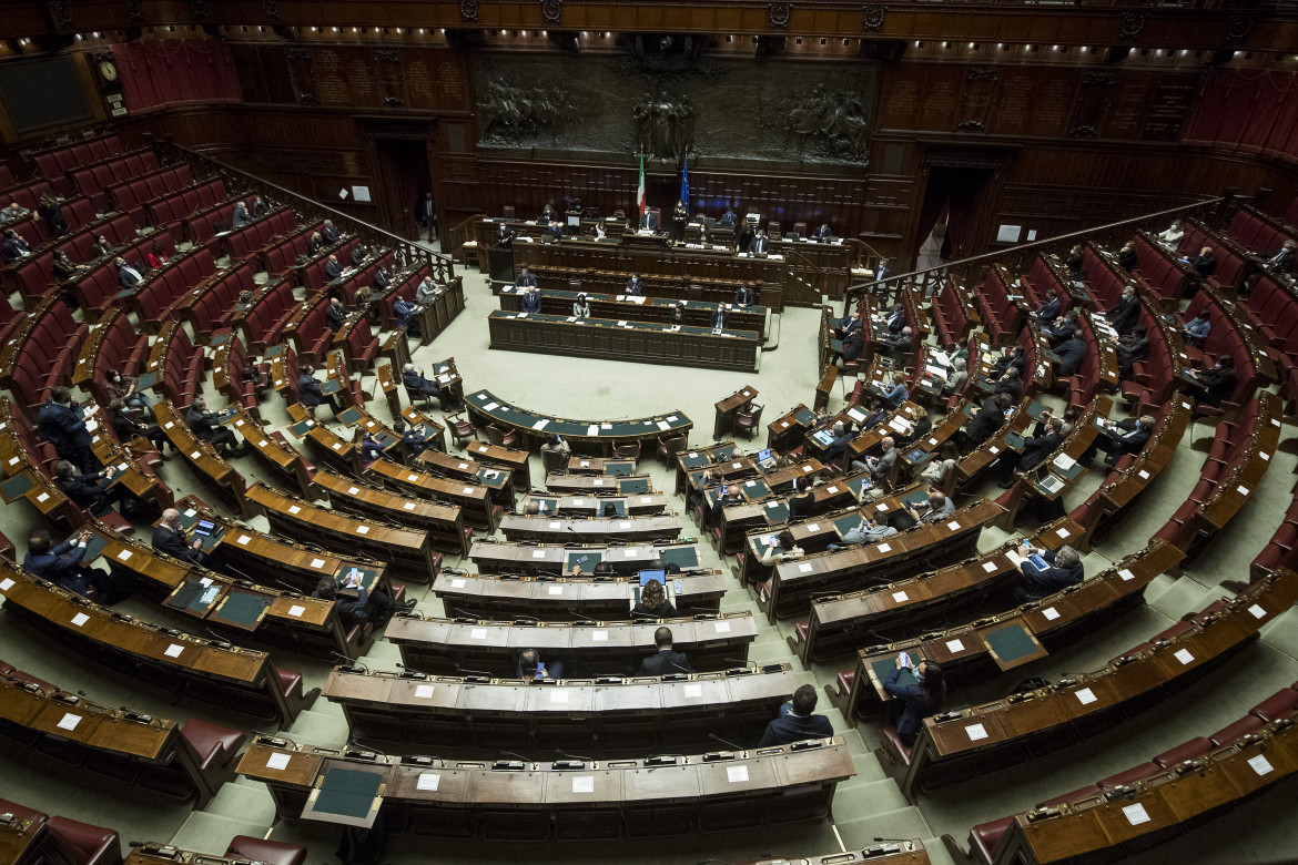 Solo «informativa», salta tre volte il voto delle camere