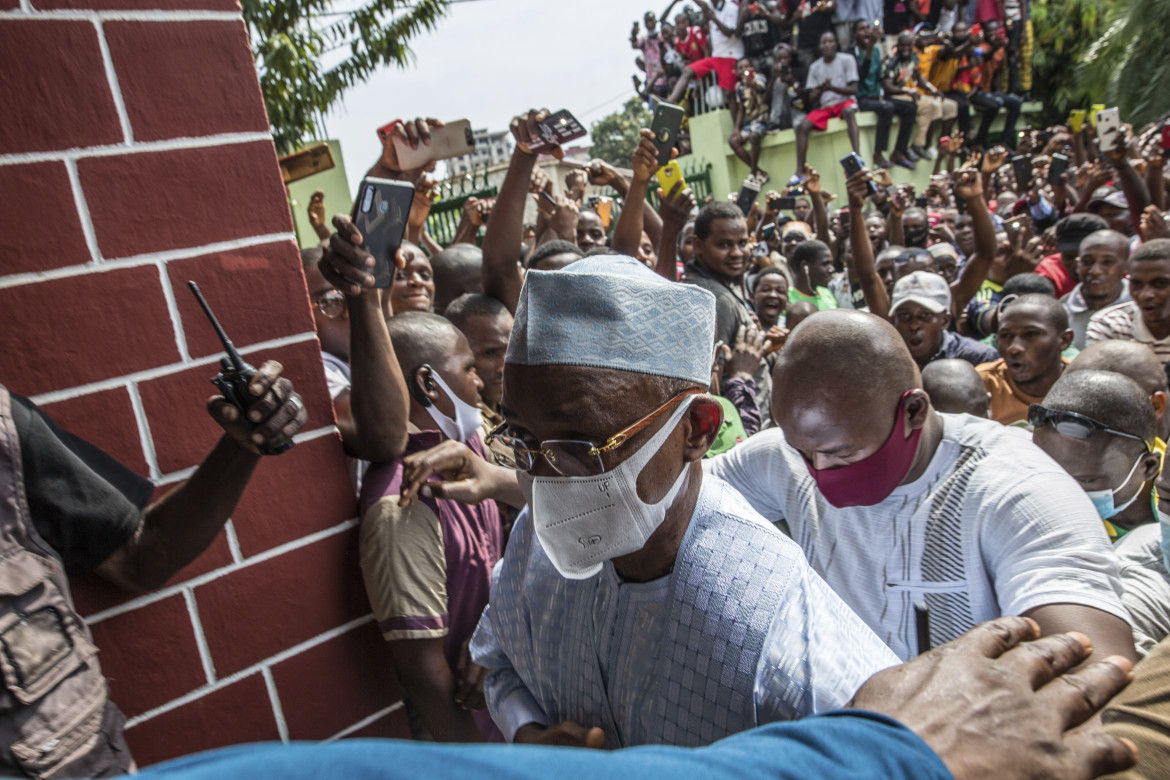 Spoglio ad alta tensione nella Guinea di Alpha Condé