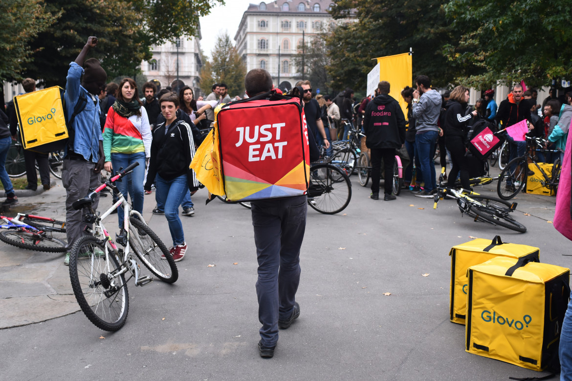 JustEat annuncia di voler assumere i rider come dipendenti