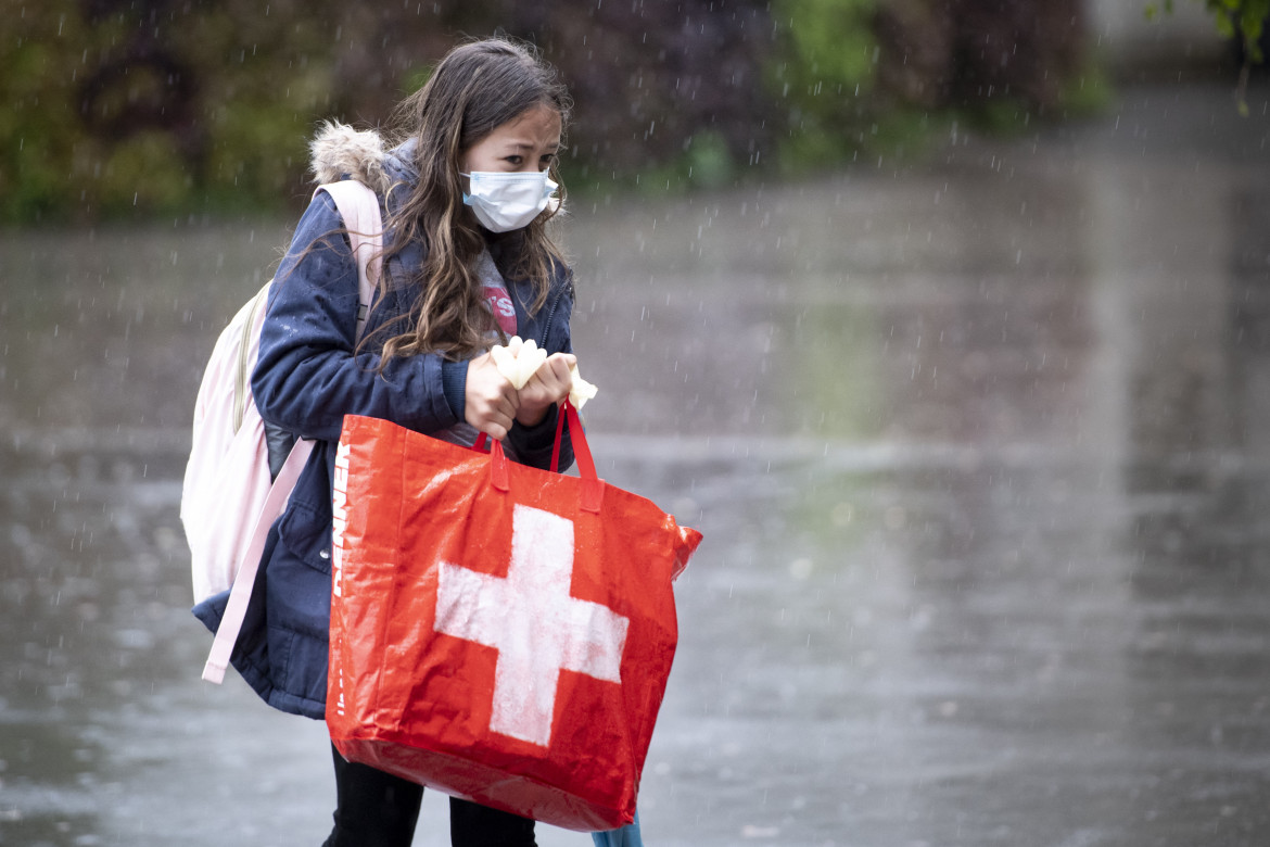 Svizzera in discesa libera: stazioni sciistiche aperte, prenotazioni giù