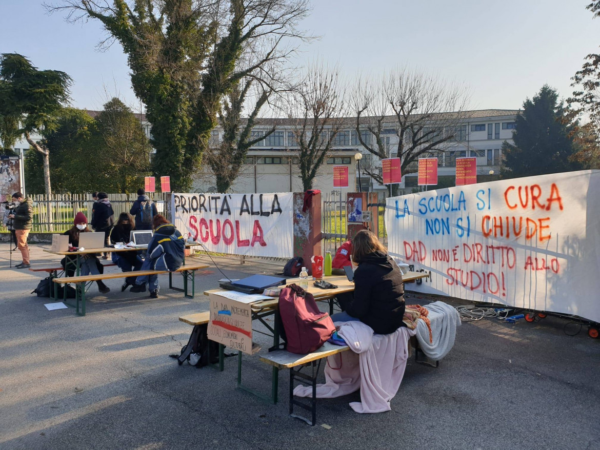 Domenica in classe, ma un piano trasporti non c’è