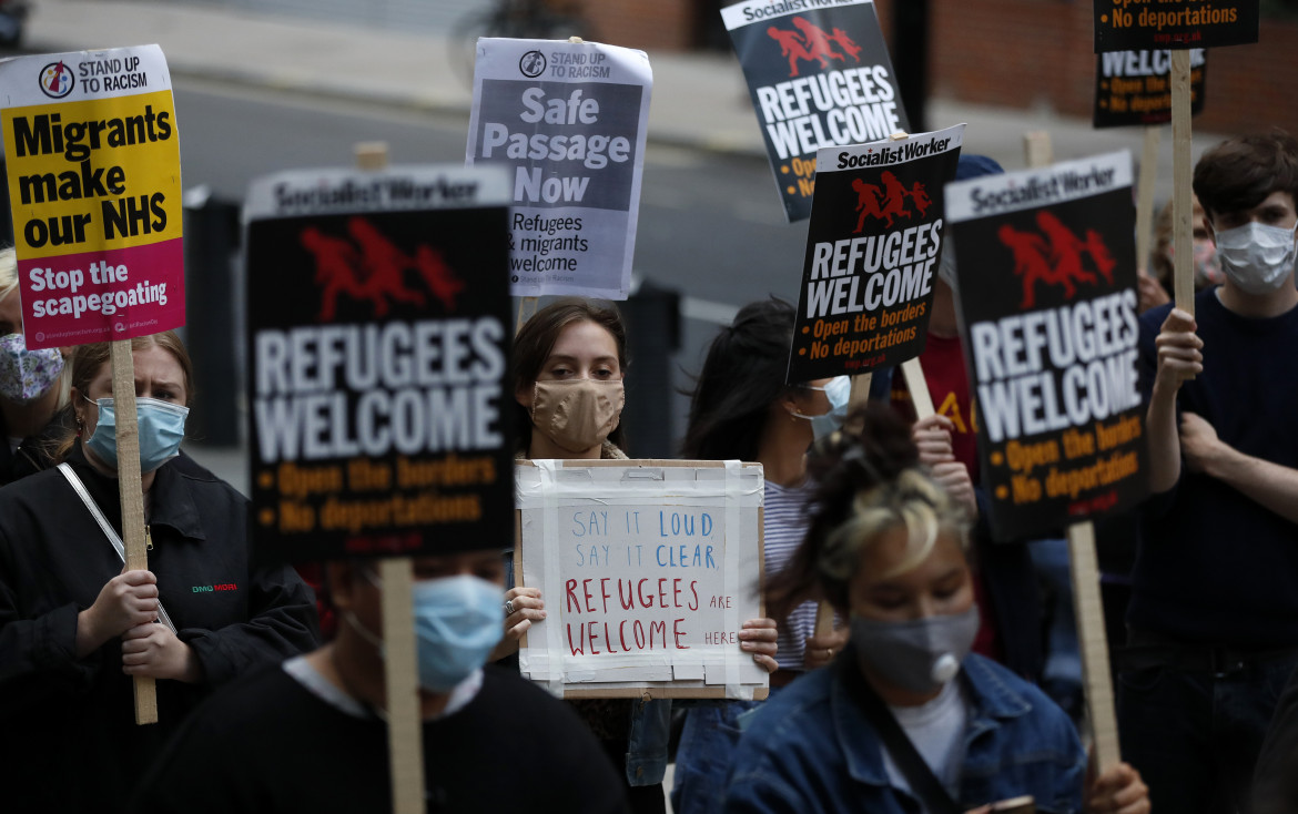 Migranti, da domani Londra è fuori anche da Dublino