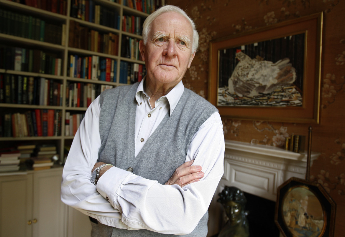 John Le Carré, il romanzo della guerra fredda, la sordida e irresistibile luce del mondo delle spie