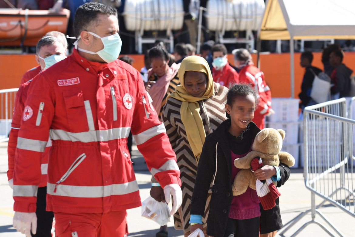 «Giovani naufraghi», la fuga verso il futuro dei minori non accompagnati