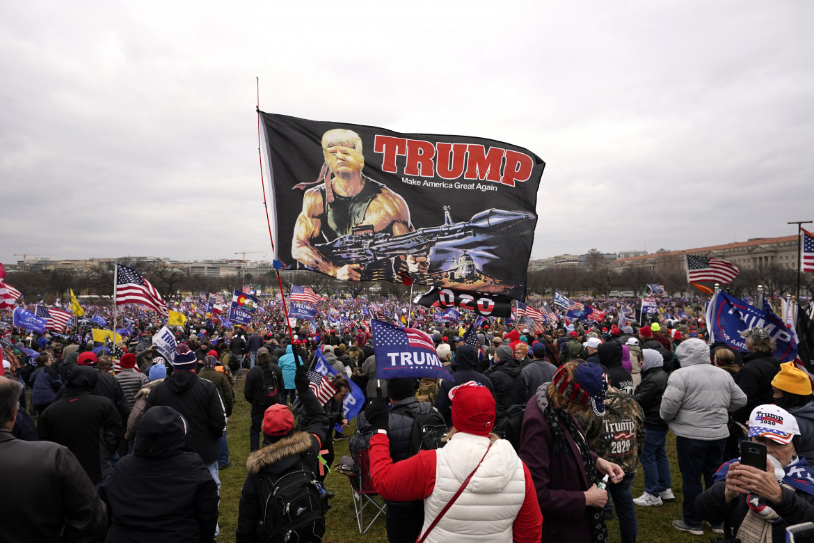 Manifestanti pro Trump assaltano il Campidoglio