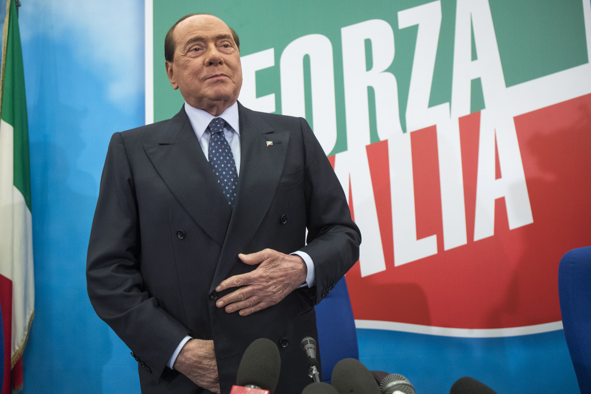 Problemi cardiaci, Berlusconi ricoverato a Monaco