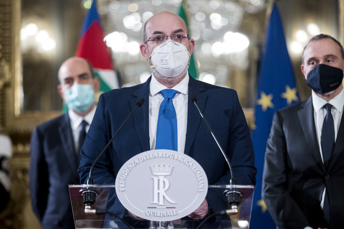 I grllini ora ci pensano: «Ma sia un governo politico»