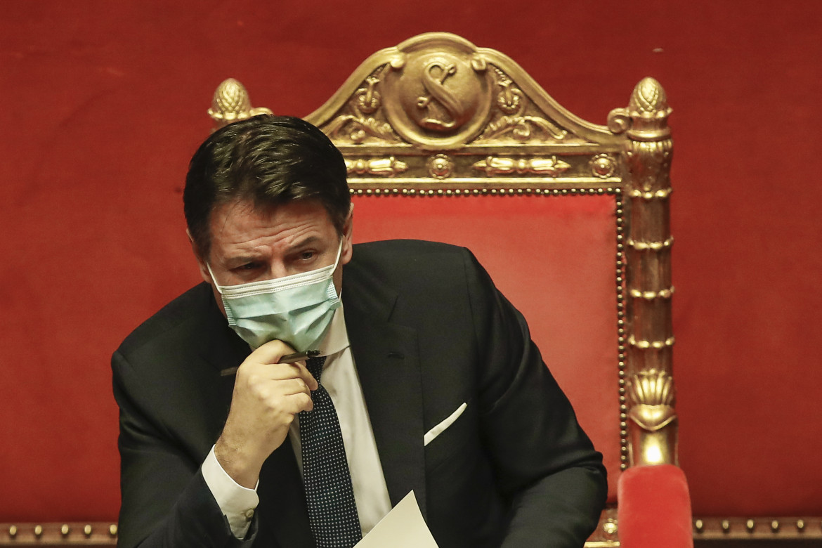 L’avvocato spettatore della partita sul governo