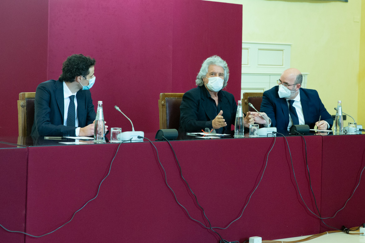 Grillo ai suoi: «Svolta green nel nuovo esecutivo»