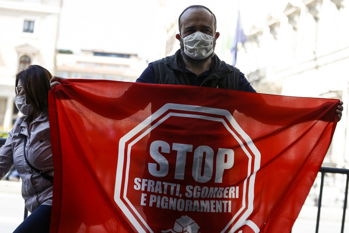 Il blocco degli sfratti è a rischio. Sindacati in piazza