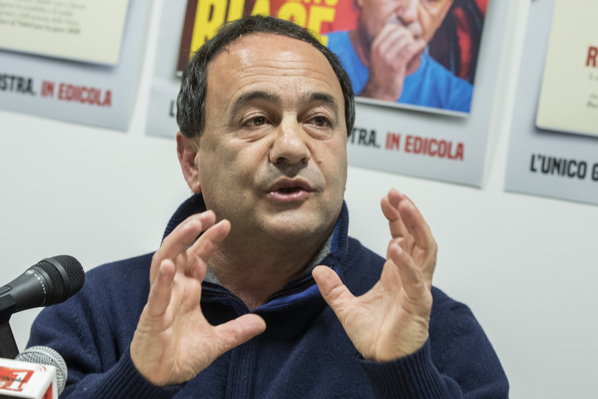 Mimmo Lucano riunisce la sinistra calabrese a sostegno di De Magistris