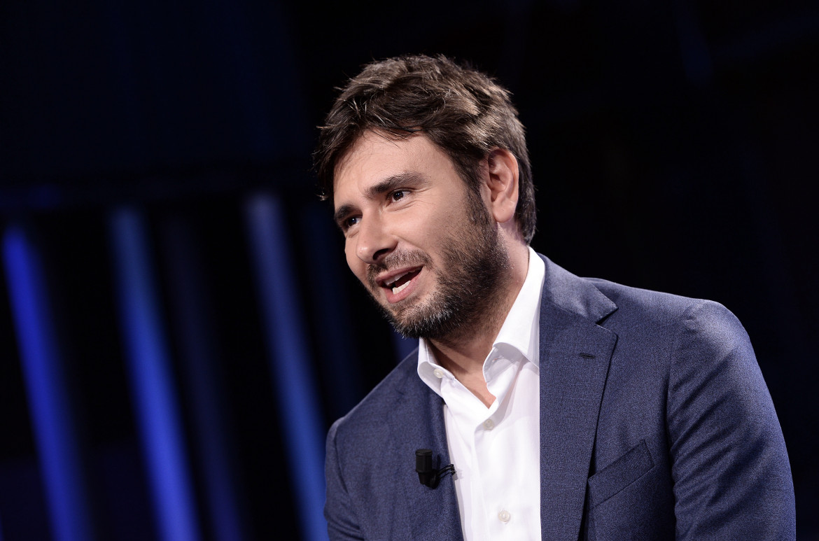 Espulsi anche gli astenuti. Di Battista invoca Rousseau