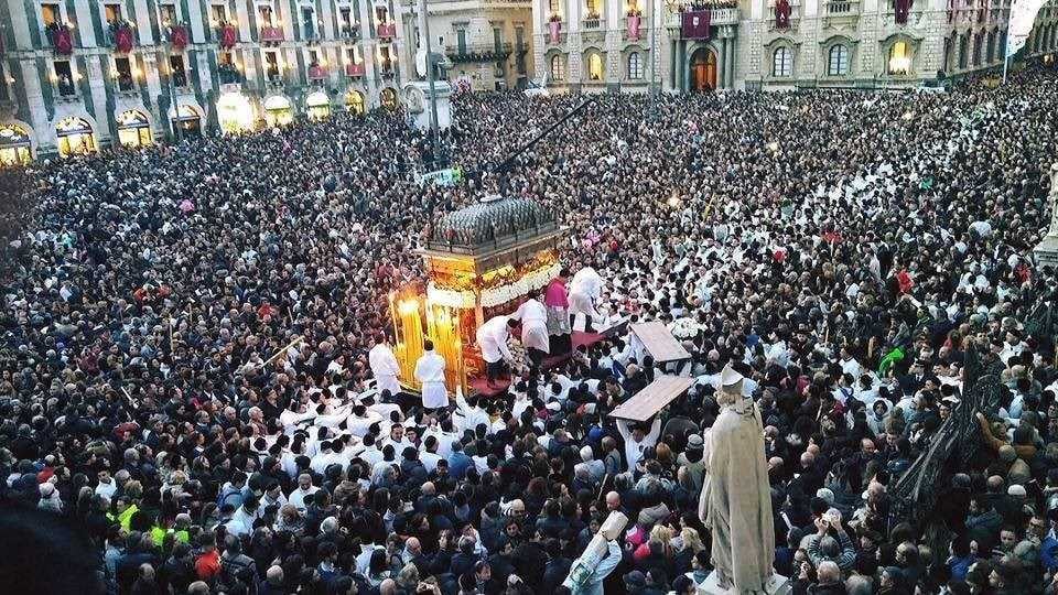 «Devoti tutti», Sant’Agata e la persecuzione delle donne