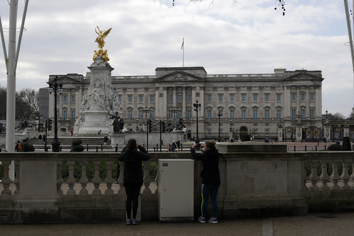 Razzismo alla corte inglese. Il Regno è disunito su Meghan