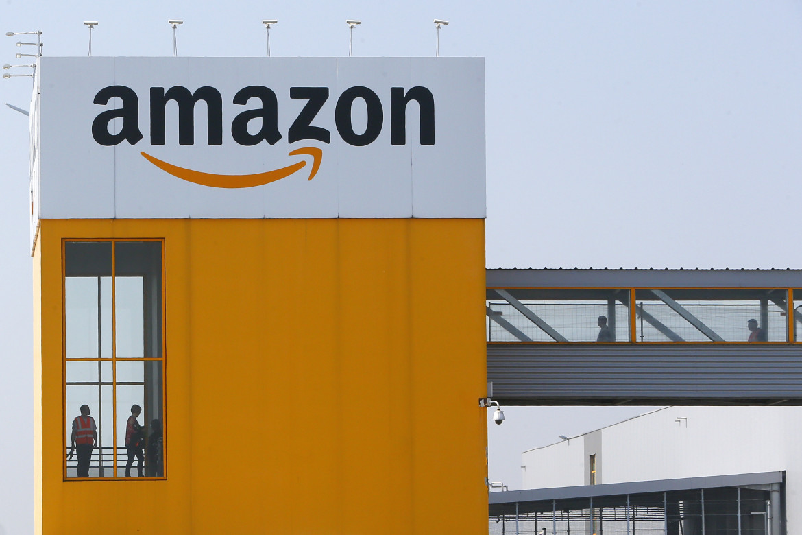 «Cari utenti Amazon, siate con noi»