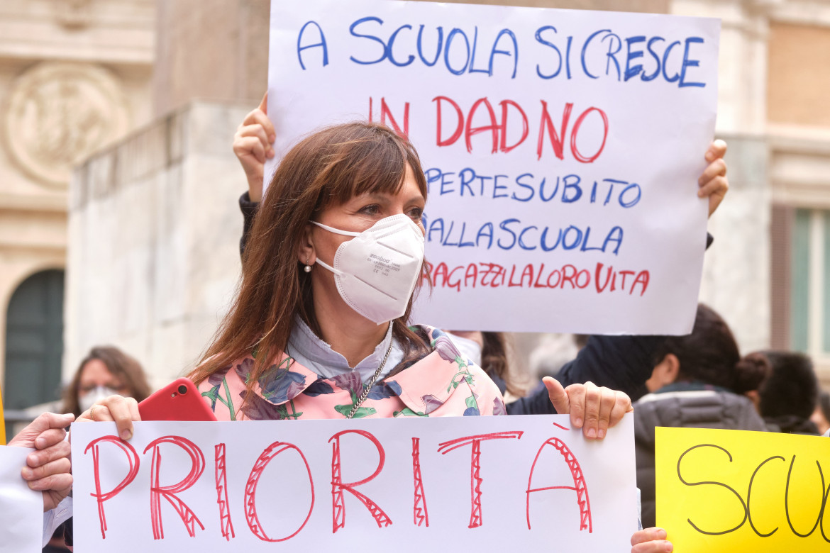 Il governo: scuola in presenza dopo pasqua