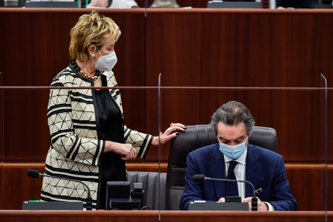 «Arancione rafforzato», di colpo la Lombardia chiude le scuole