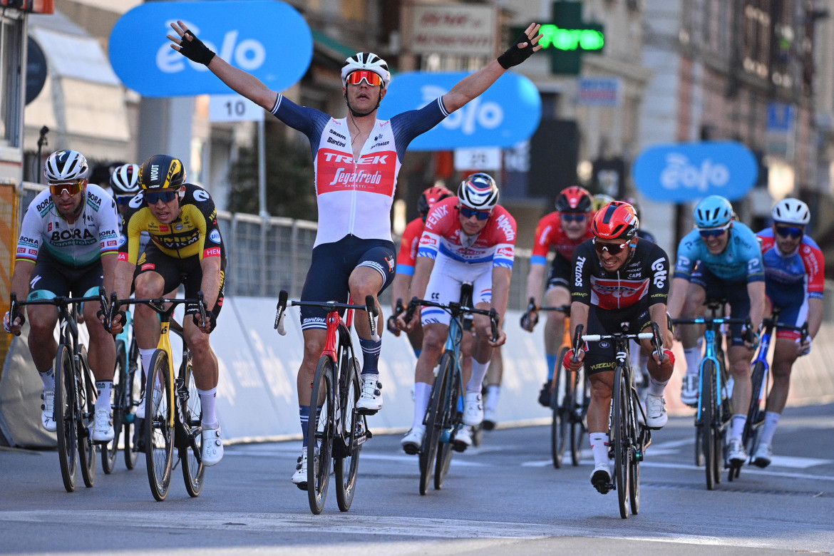 Milano – Sanremo. Le frittelle di Bartali e i polli di Renzo