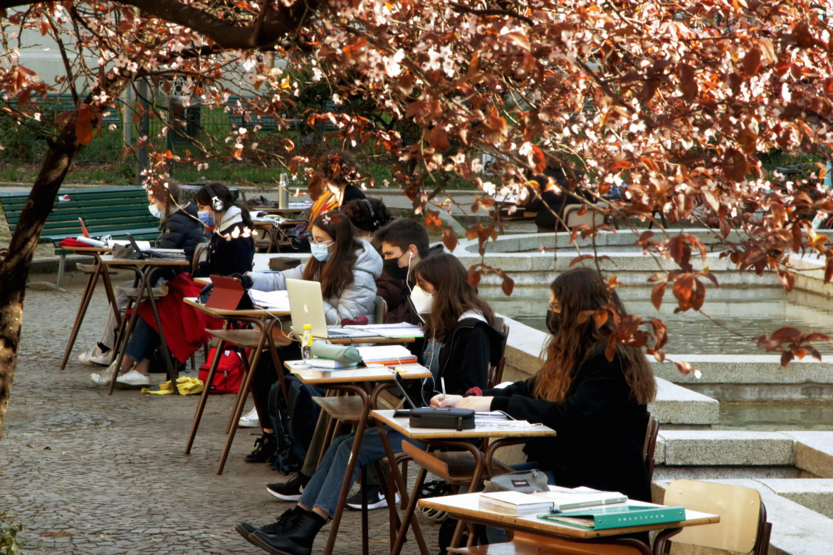 L’estenuante incertezza sul rientro a scuola