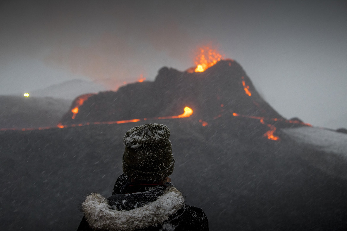 Gli occhi sul vulcano