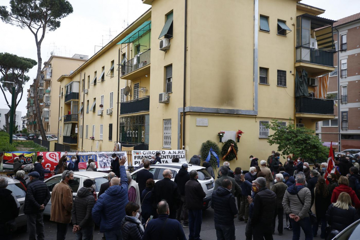 Roma, incendiata lapide partigiana. Presidio dell’Anpi