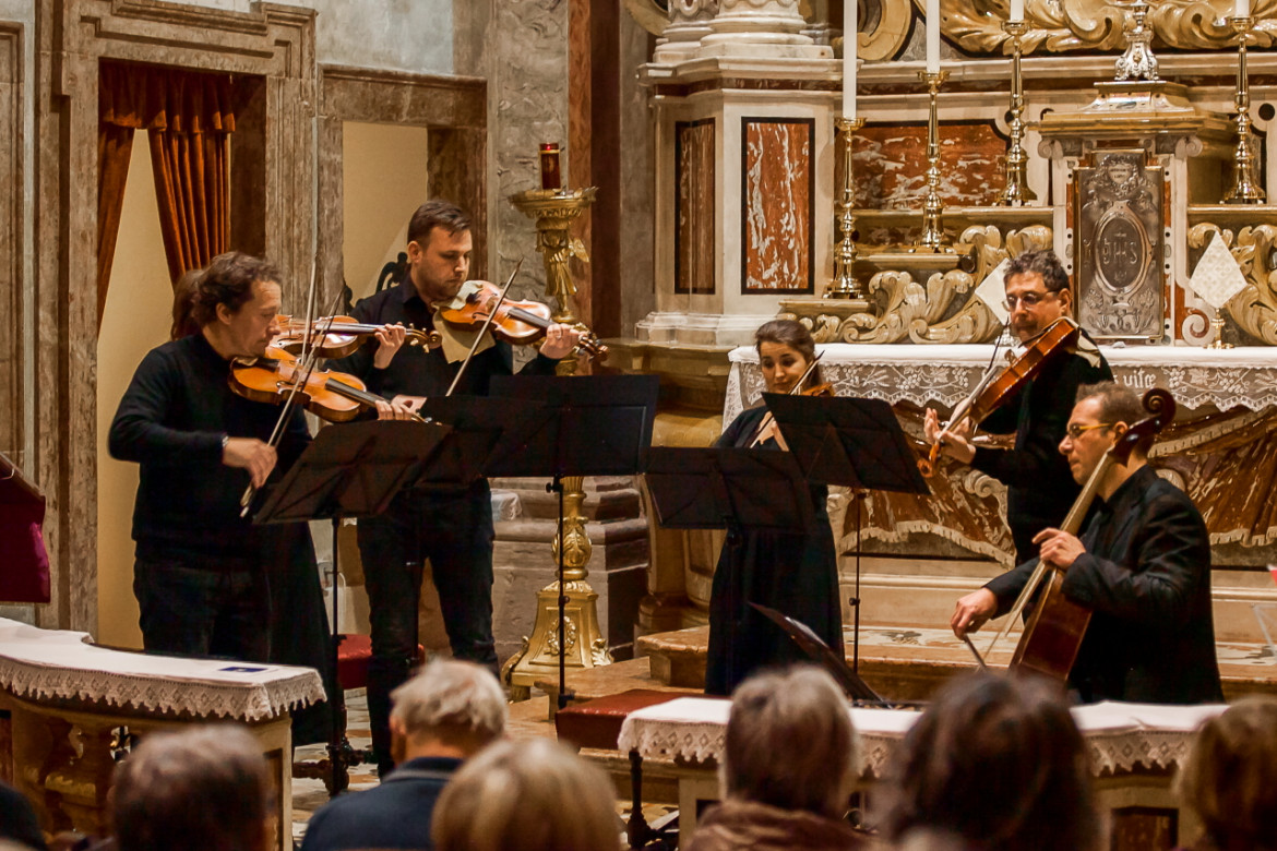 Sindrome del «grande centro»: la musica ha le ali tagliate