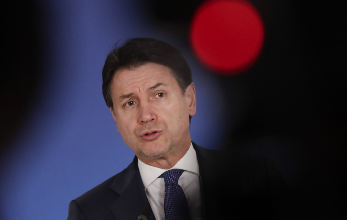 Dal Garante via libera a Conte: «Rousseau dia i dati al M5S»