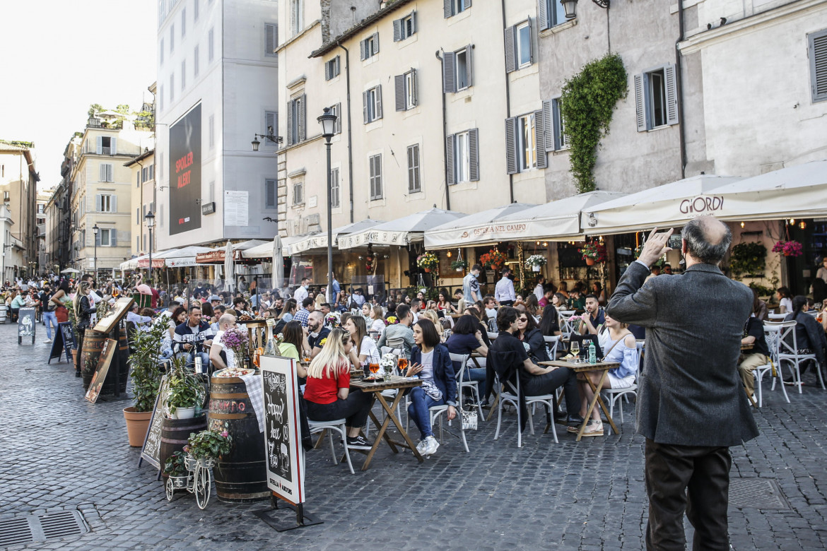 Mezza Italia in fascia bianca da lunedì. Valle d’Aosta ultima a lasciare il giallo