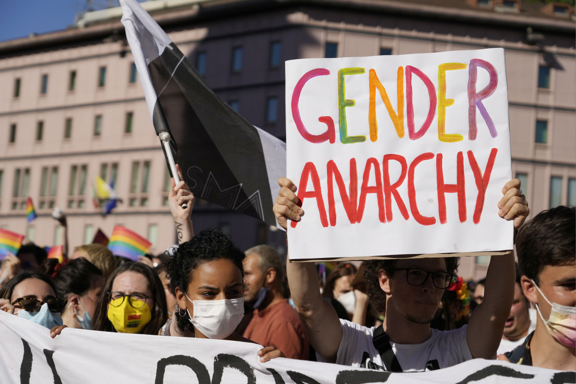 Piazza piena a Roma, a Bologna la settimana transfemminista