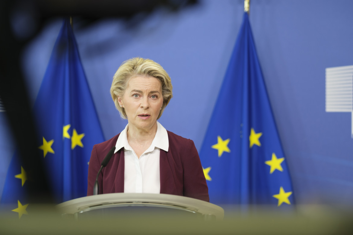 Ursula von der Leyen: «Distribuite 500 milioni di dosi. Come promesso»