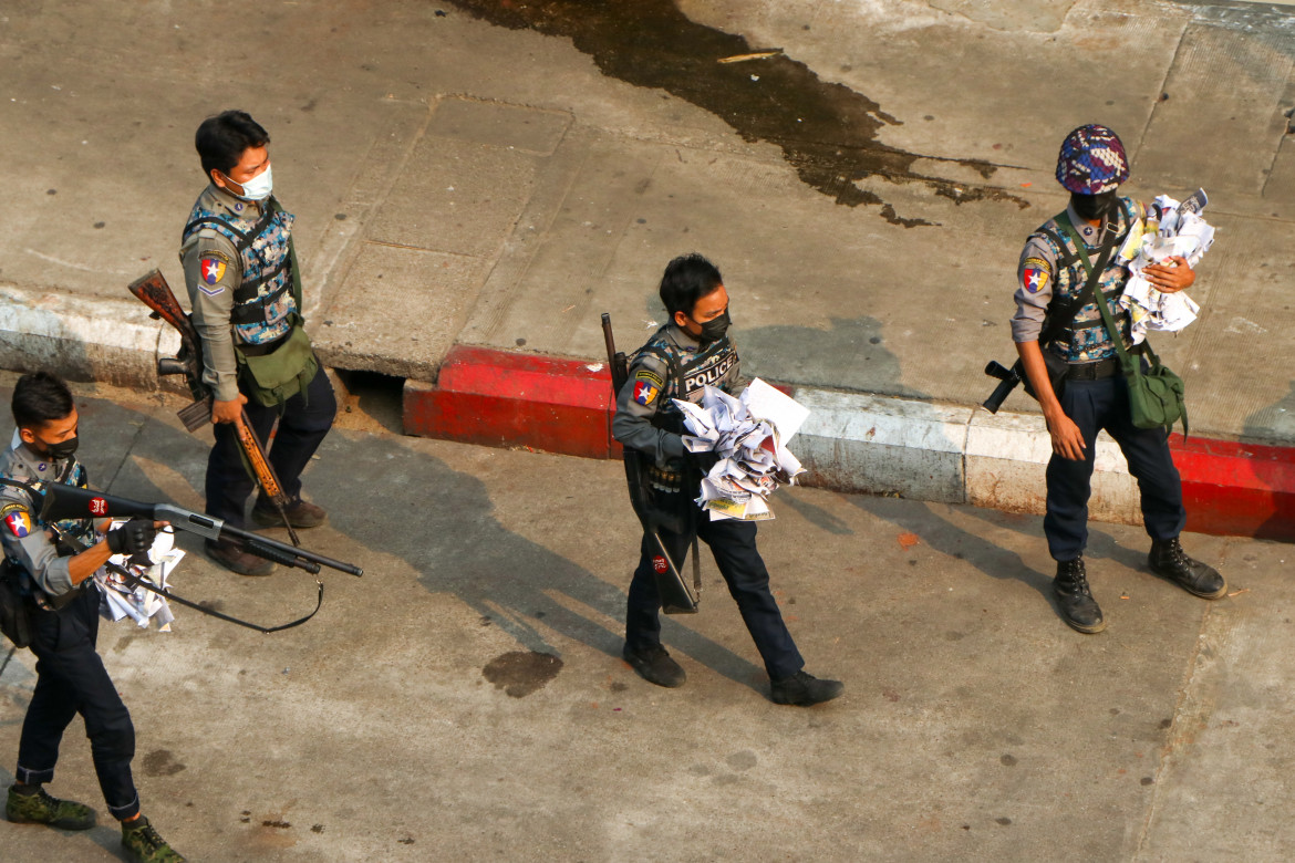 Armi italiane in Myanmar, caccia alle triangolazioni