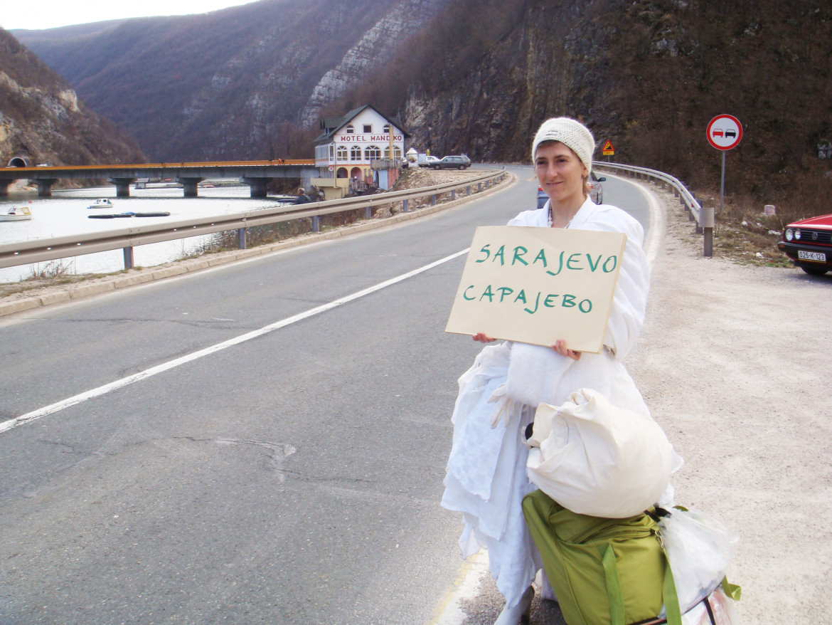 Natalie Léger, l’abito bianco di Pippa Bacca e di una madre