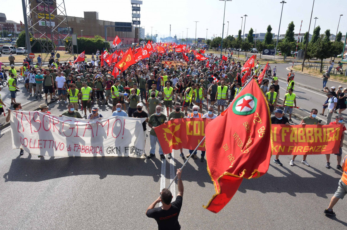 Un corteo di popolo per le tute blu Gkn