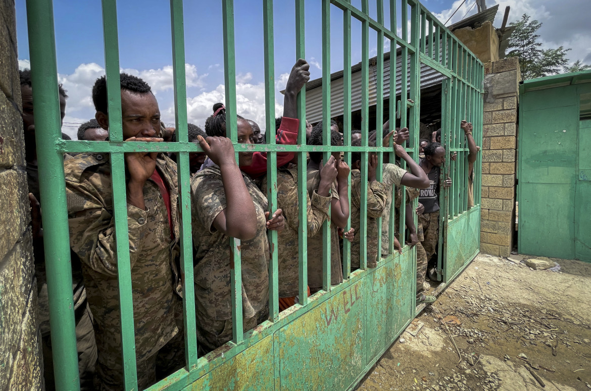 Dal Tigray all’Afar, la guerra si amplia. Gli aiuti umanitari ostaggio del conflitto