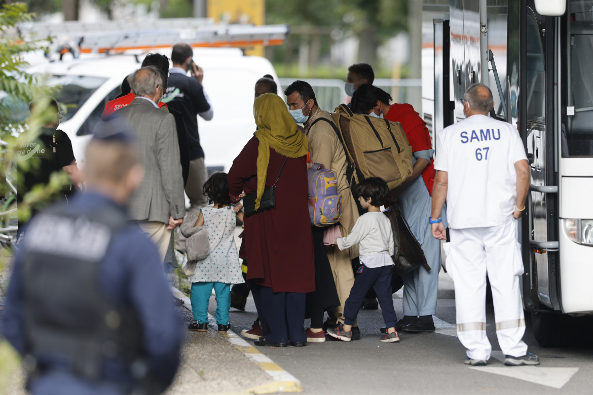 L’Ue agli afghani: «Restate nei paesi vicini»