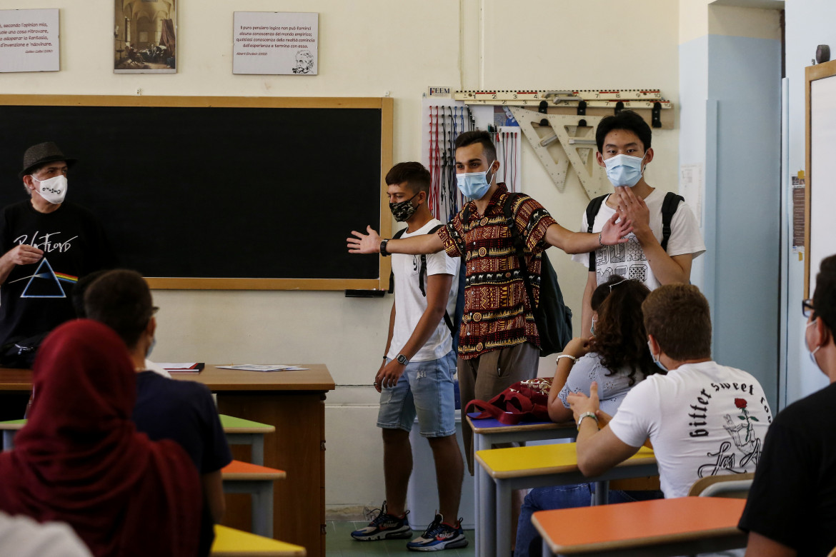 Fondi per sostituire i lavoratori della scuola senza green pass