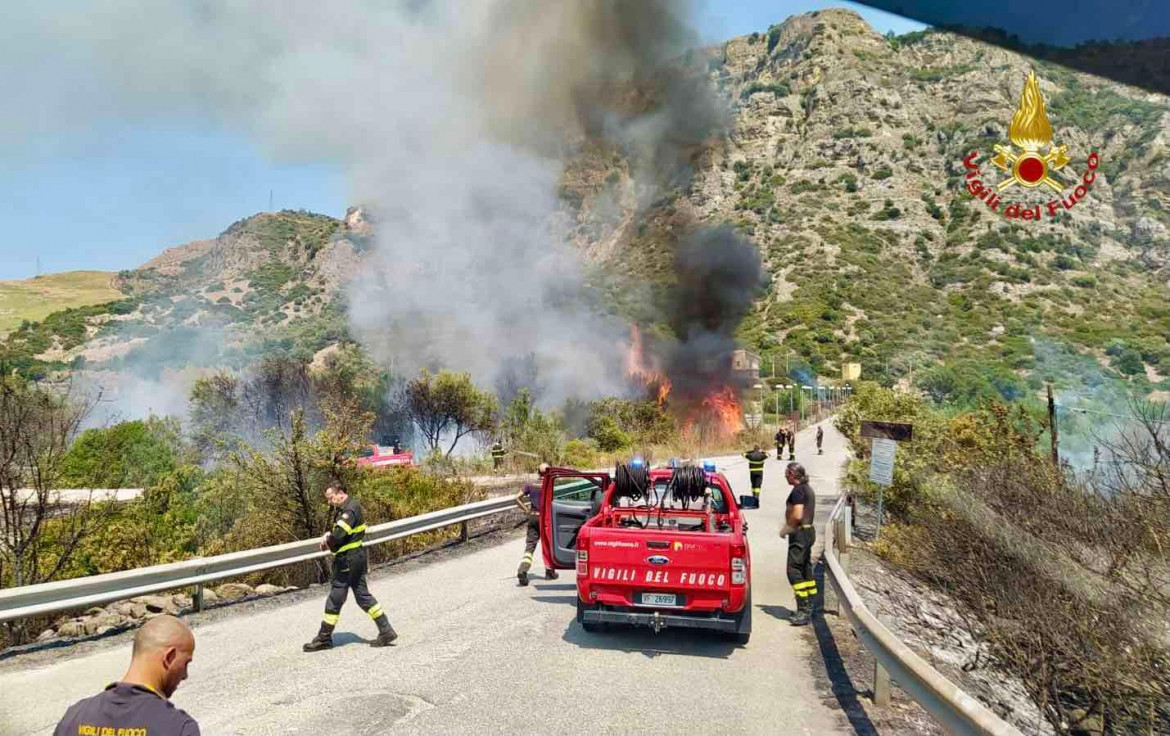 «Estate 2021: incendi aumentati del 256%. Un miliardo di danni»